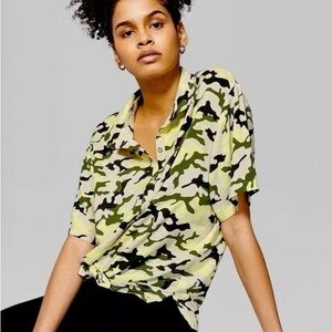 Wild Fable Camo Button-Up Shirt Oversized Short Sleeve Top Grunge Lite Y2K Urban